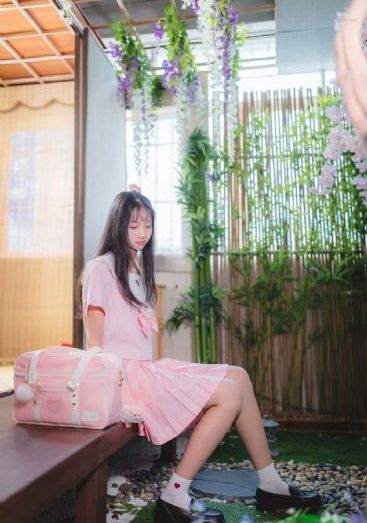 成人18视频_在线观看免费版
